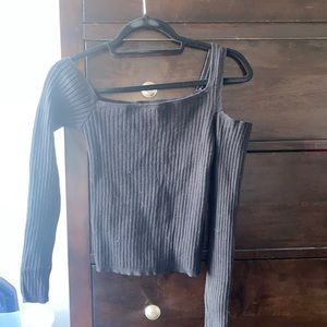 Superdown black top, only worn once.